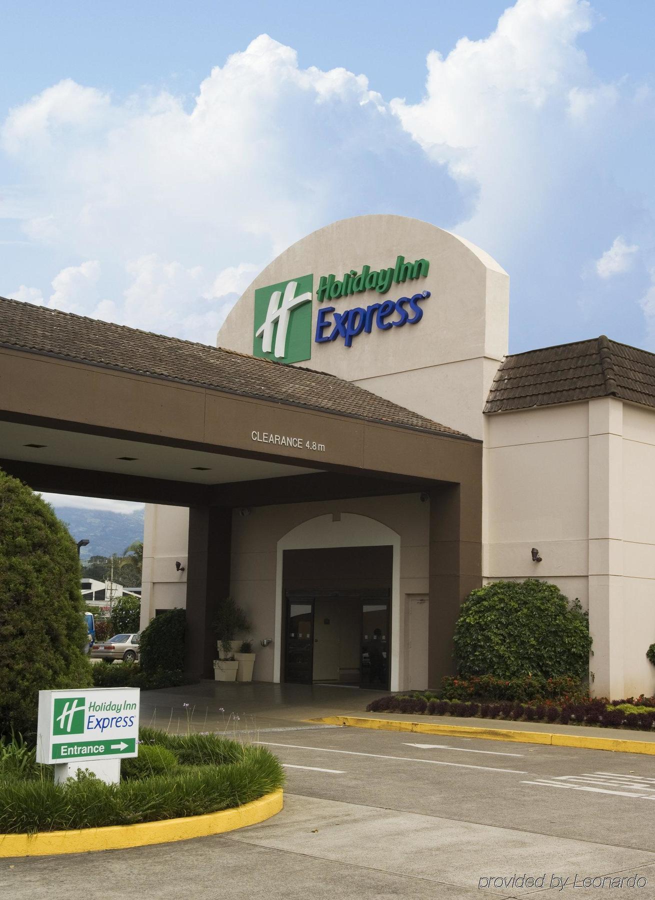 Holiday Inn Express San Jose Airport, An Ihg Hotel Alajuela Bagian luar foto